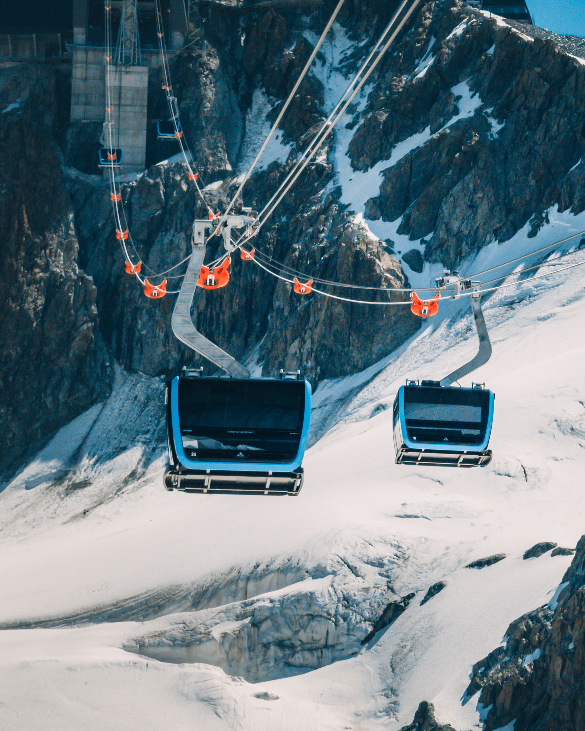 Highest border crossing in the Alps by ropeway is now a reality