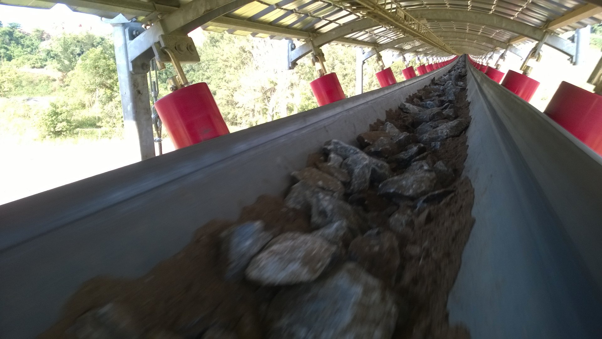 Longest suspended belt conveyor in the 